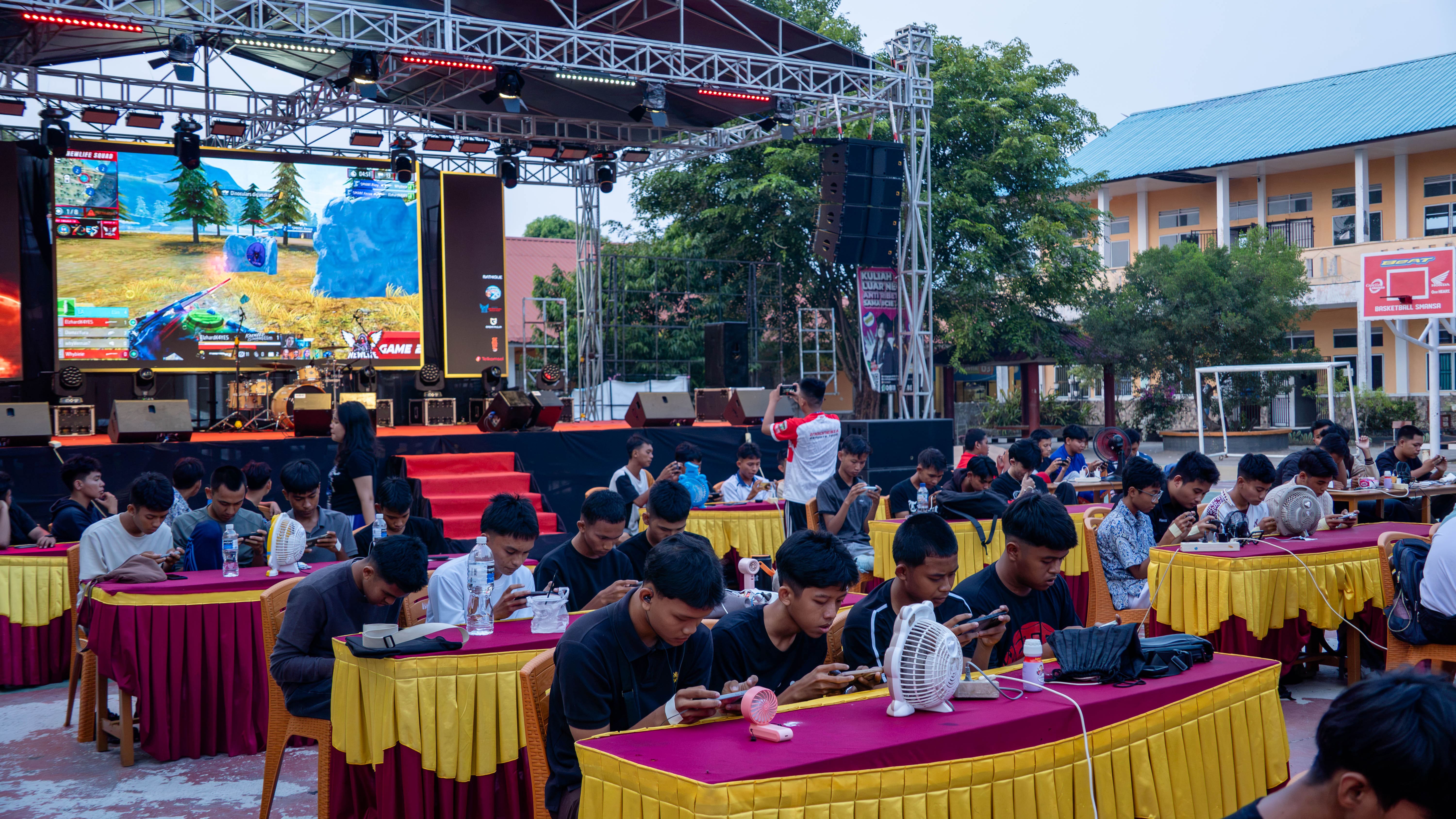 HUT ke-70 SMAN 1 Tanjungpinang Sedot Perhatian 36 Tim Pelajar Dalam Turnament Free Fire